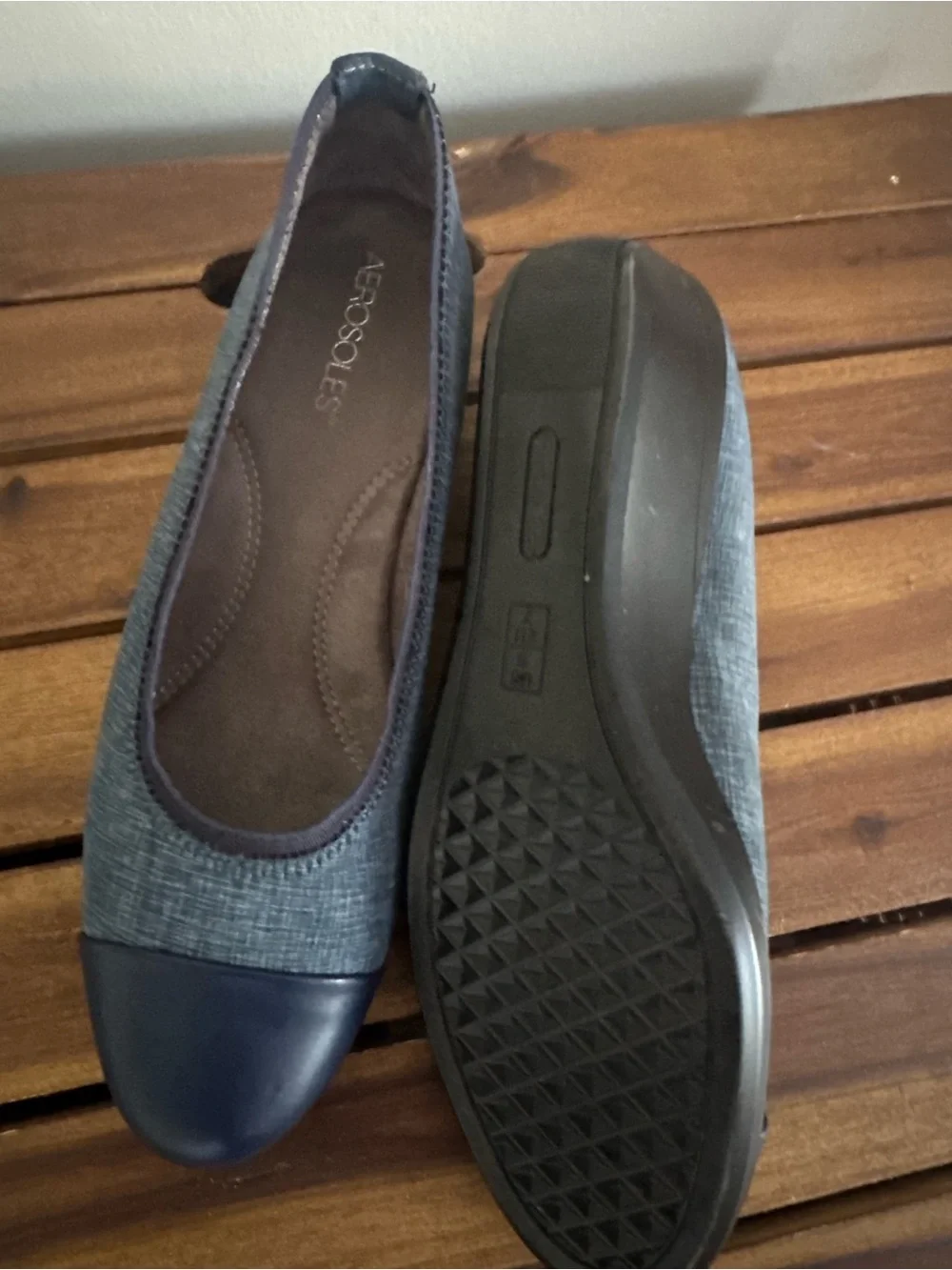AEROSOLES CAP TOE WEDGE SHOES size. 9 EC blue denim